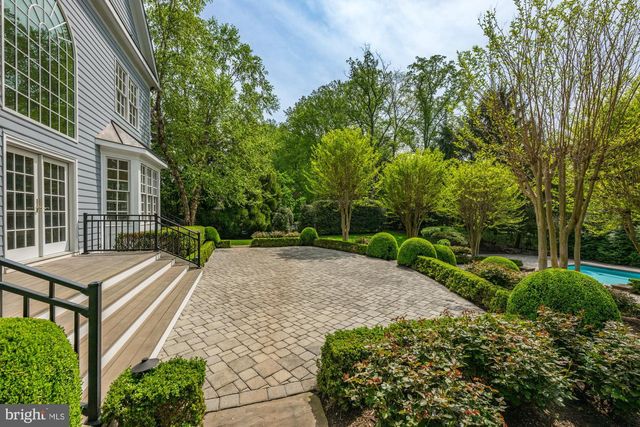 8405 BROOKEWOOD CT, Mclean, VA 22102