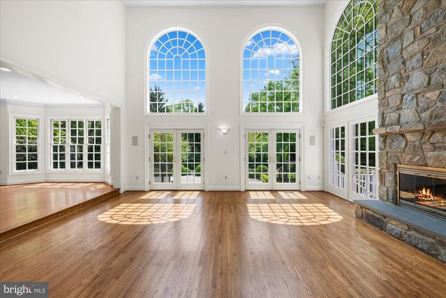 8405 BROOKEWOOD CT, Mclean, VA 22102