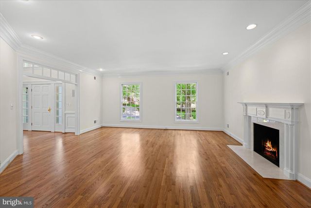 8405 BROOKEWOOD CT, Mclean, VA 22102