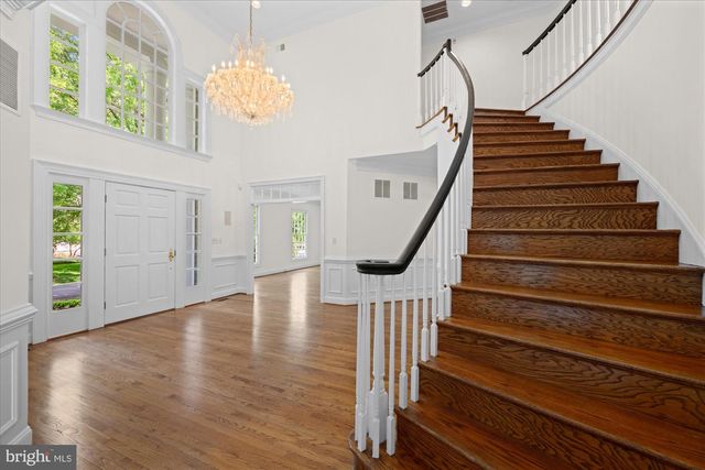 8405 BROOKEWOOD CT, Mclean, VA 22102