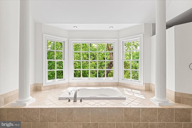 8405 BROOKEWOOD CT, Mclean, VA 22102