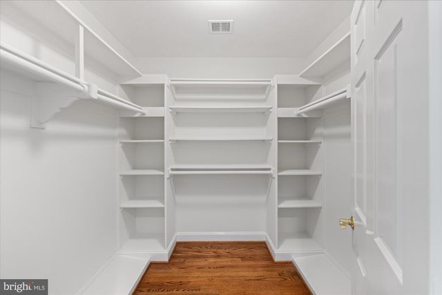 8405 BROOKEWOOD CT, Mclean, VA 22102