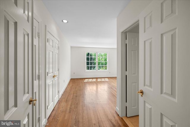 8405 BROOKEWOOD CT, Mclean, VA 22102
