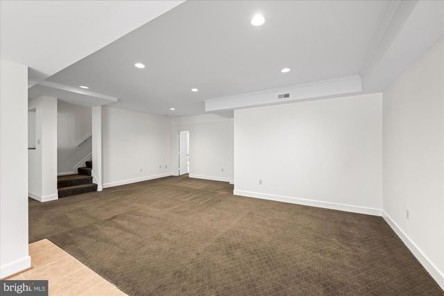 8405 BROOKEWOOD CT, Mclean, VA 22102