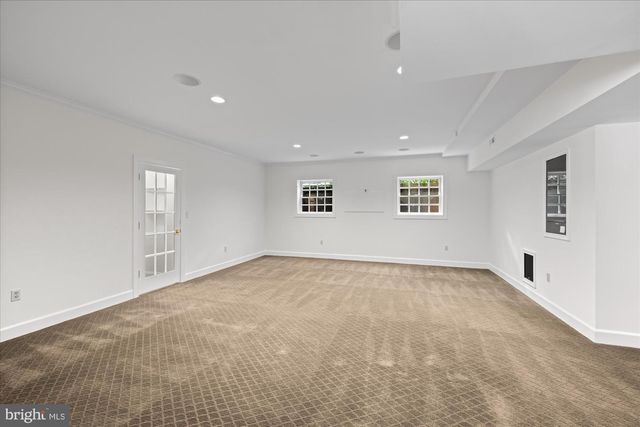 8405 BROOKEWOOD CT, Mclean, VA 22102