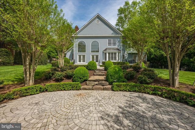 8405 BROOKEWOOD CT, Mclean, VA 22102