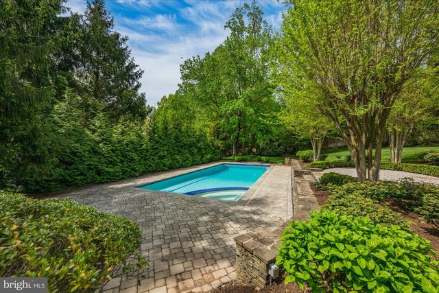 8405 BROOKEWOOD CT, Mclean, VA 22102