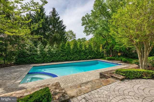 8405 BROOKEWOOD CT, Mclean, VA 22102