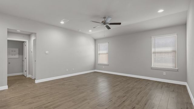 10404 SUNSET SHORE Drive, Grand Prairie, TX 76065