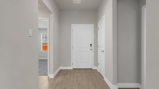 10404 SUNSET SHORE Drive, Grand Prairie, TX 76065