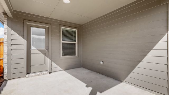 10404 SUNSET SHORE Drive, Grand Prairie, TX 76065