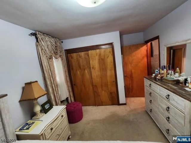 33 Livingston Avenue, Lyndhurst, NJ 07071