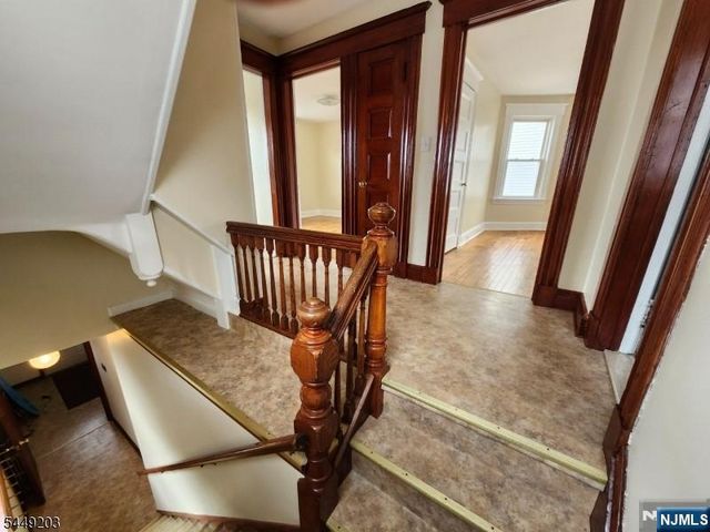 33 Livingston Avenue, Lyndhurst, NJ 07071