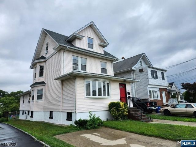 33 Livingston Avenue, Lyndhurst, NJ 07071