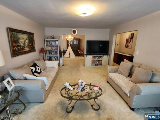 33 Livingston Avenue, Lyndhurst, NJ 07071