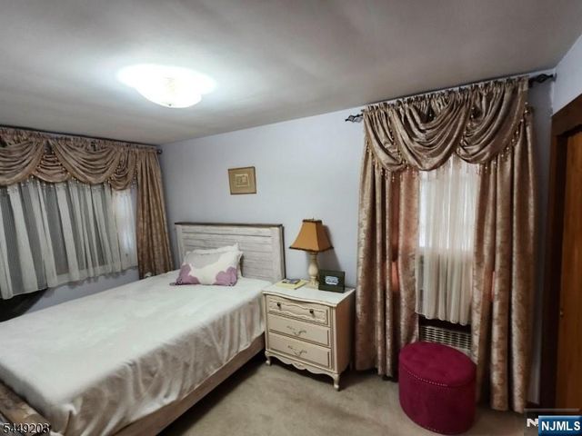 33 Livingston Avenue, Lyndhurst, NJ 07071