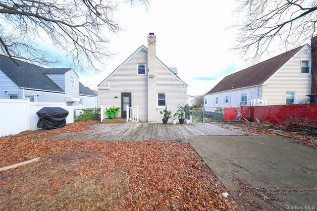 138 Ormonde Boulevard, Valley Stream, NY 11580