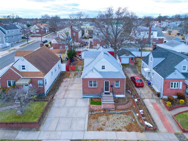 138 Ormonde Boulevard, Valley Stream, NY 11580