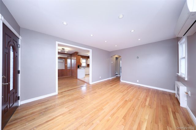 138 Ormonde Boulevard, Valley Stream, NY 11580