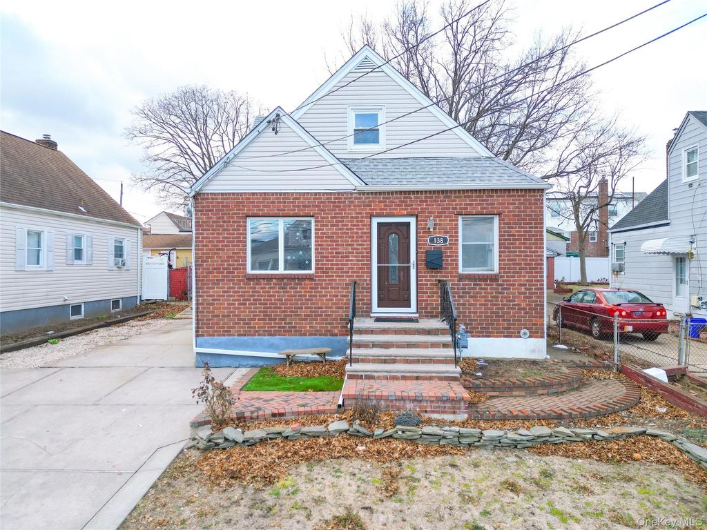 138 Ormonde Boulevard, Valley Stream, NY 11580