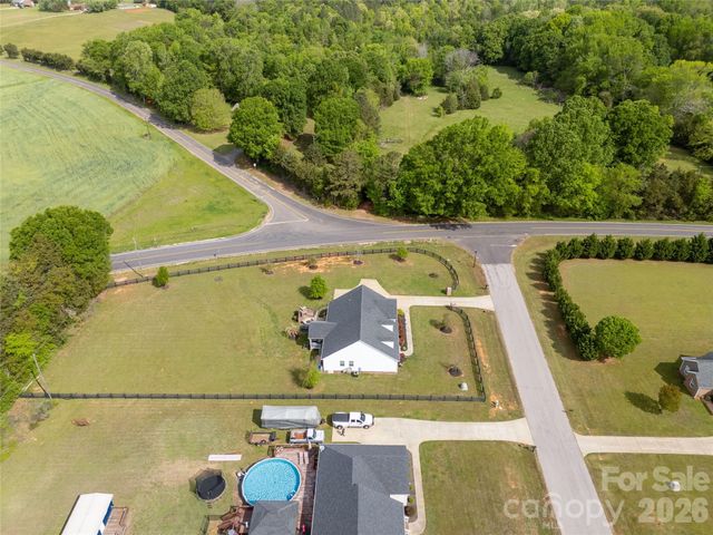 1302 Bryson Creek Drive, Mcconnells, SC 29726