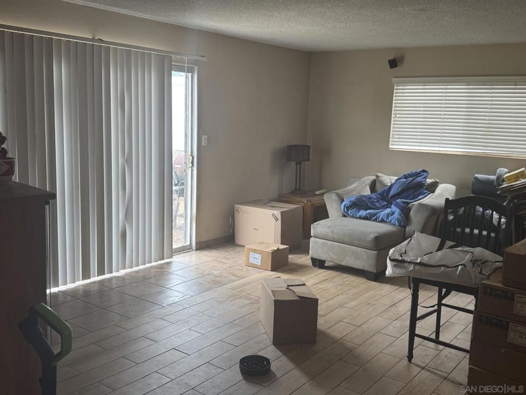 Image 2 of property listing at 4970 Dalehaven Pl, San Diego, CA 92105