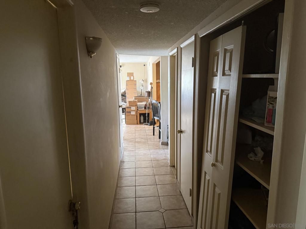 Image 4 of property listing at 4970 Dalehaven Pl, San Diego, CA 92105