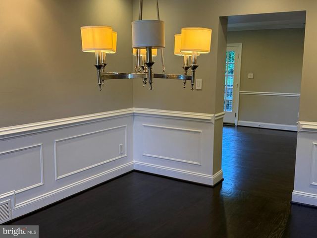 7301 PINEHURST PKWY, Chevy Chase, MD 20815