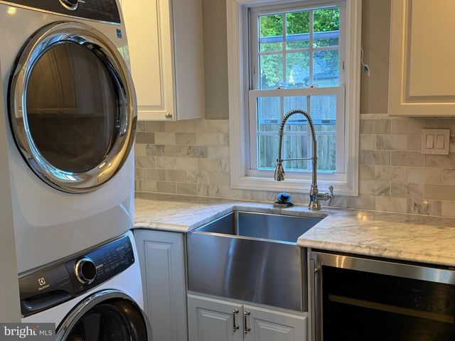 7301 PINEHURST PKWY, Chevy Chase, MD 20815