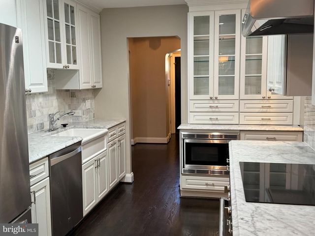 7301 PINEHURST PKWY, Chevy Chase, MD 20815