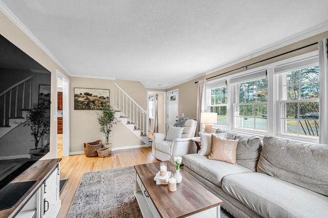 30 Deepwoods Dr, Westfield, MA 01085