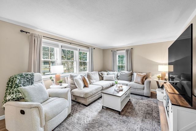 30 Deepwoods Dr, Westfield, MA 01085