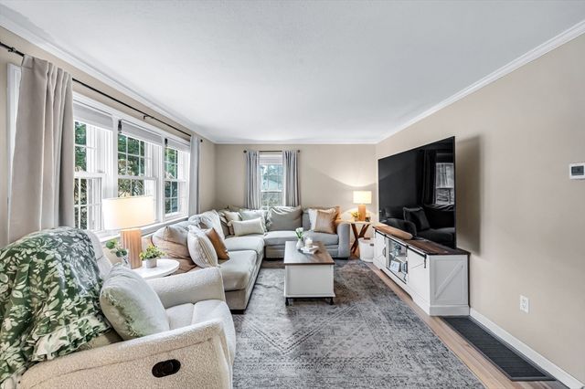 30 Deepwoods Dr, Westfield, MA 01085