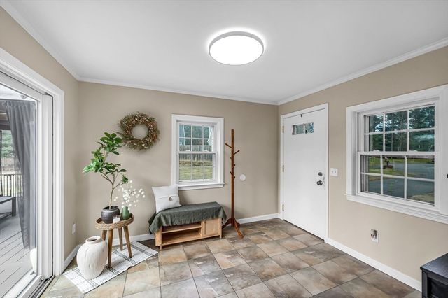 30 Deepwoods Dr, Westfield, MA 01085