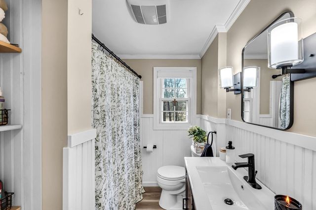 30 Deepwoods Dr, Westfield, MA 01085