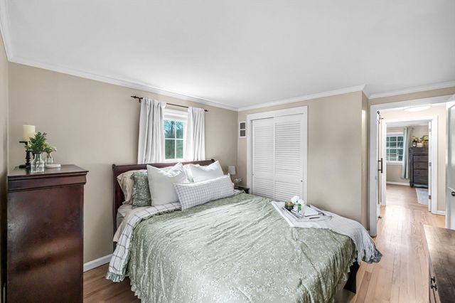 30 Deepwoods Dr, Westfield, MA 01085