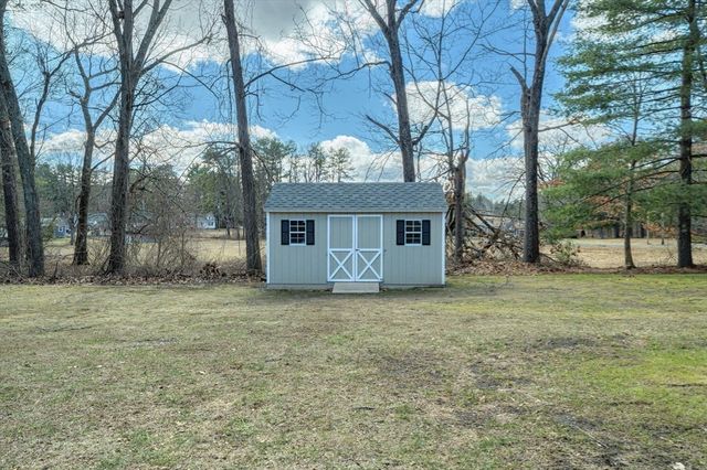 30 Deepwoods Dr, Westfield, MA 01085