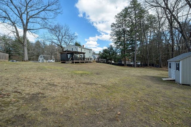 30 Deepwoods Dr, Westfield, MA 01085