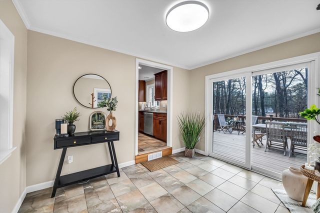 30 Deepwoods Dr, Westfield, MA 01085