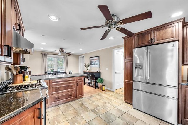 30 Deepwoods Dr, Westfield, MA 01085