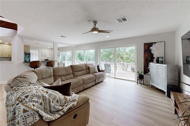 8081 Perry Lane, College Station, TX 77845