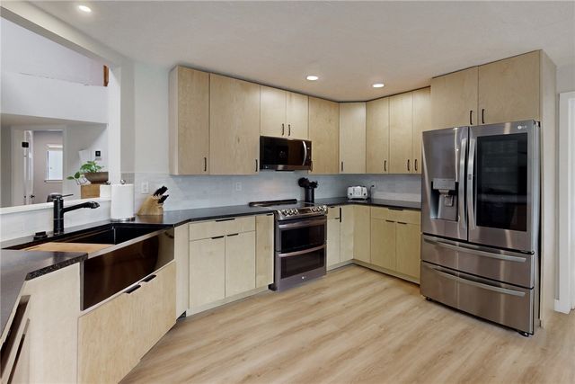 8081 Perry Lane, College Station, TX 77845
