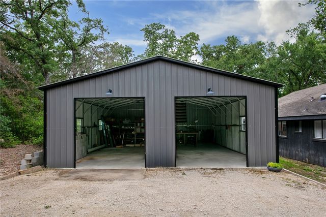 8081 Perry Lane, College Station, TX 77845