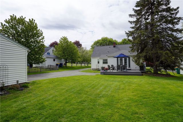 32 Rossman Drive, Penfield, NY 14580