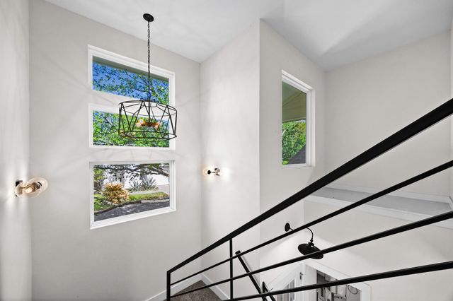 7312 E Ben White BLVD 10, Austin, TX 78741