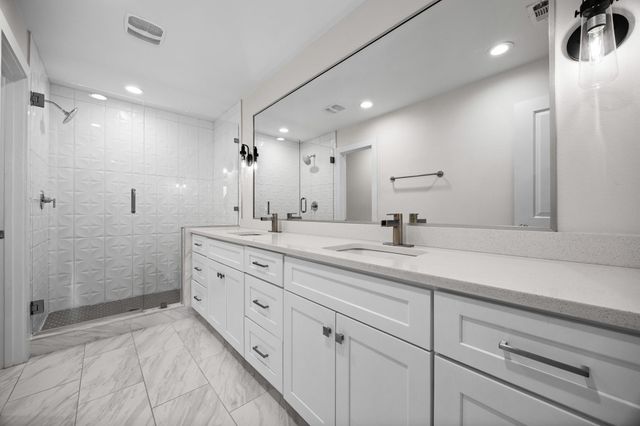 7312 E Ben White BLVD 10, Austin, TX 78741