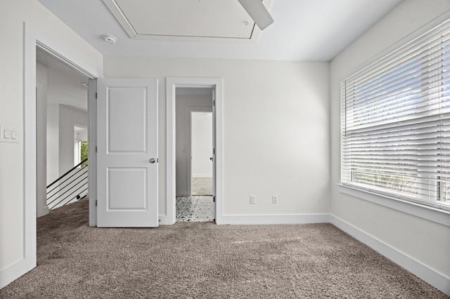 7312 E Ben White BLVD 10, Austin, TX 78741