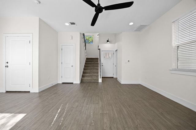 7312 E Ben White BLVD 10, Austin, TX 78741