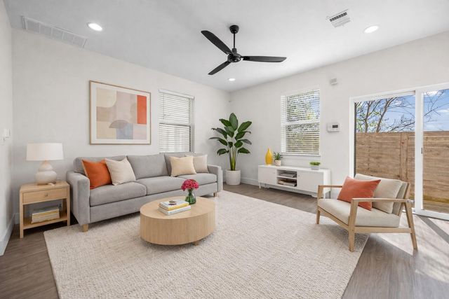 7312 E Ben White BLVD 10, Austin, TX 78741