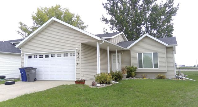 3616 Village Green Lane, Moorhead, MN 56560